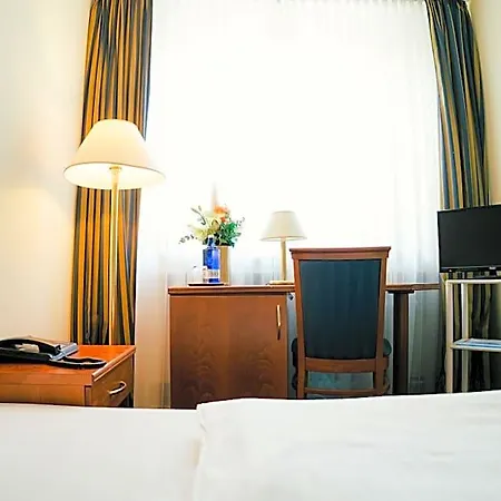 Altstadt St. Georg מלון 3*