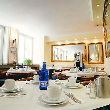 מלון Altstadt St. Georg 3*