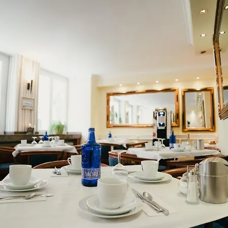 מלון Altstadt St. Georg 3*